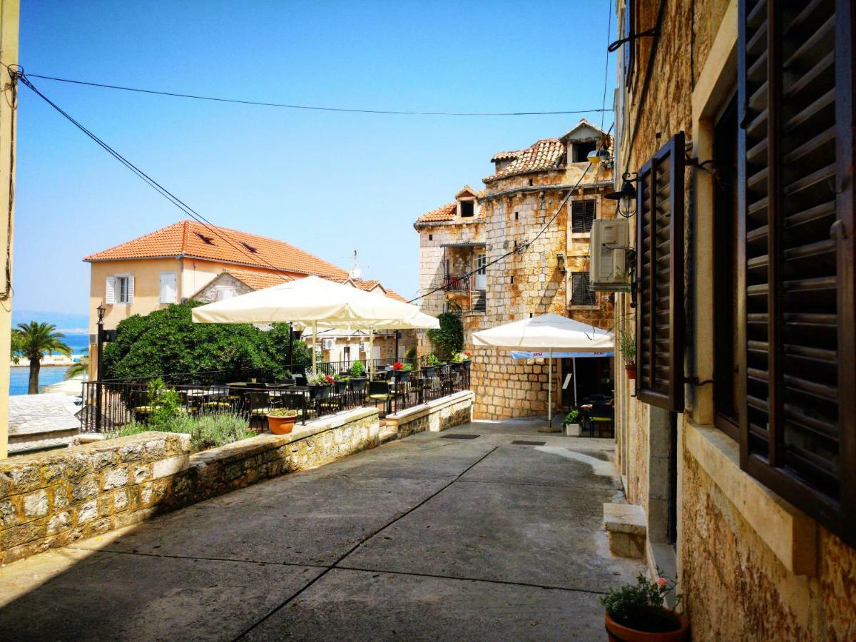 Apartman Michelangelo In The Centar Of Supetar Exterior foto