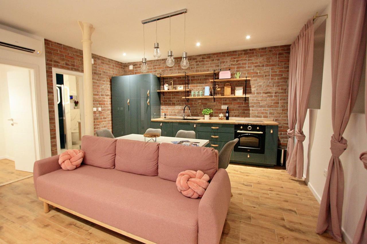 Apartman Michelangelo In The Centar Of Supetar Exterior foto
